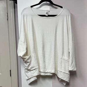 Cream Top/light sweatshirt, oversized, sz s/med, 2 pockets